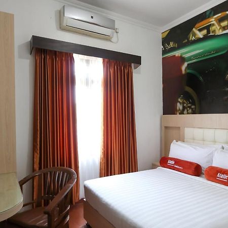 Hotel Atalie Malioboro Manage By Yuwono Hospitality Yogyakarta Esterno foto