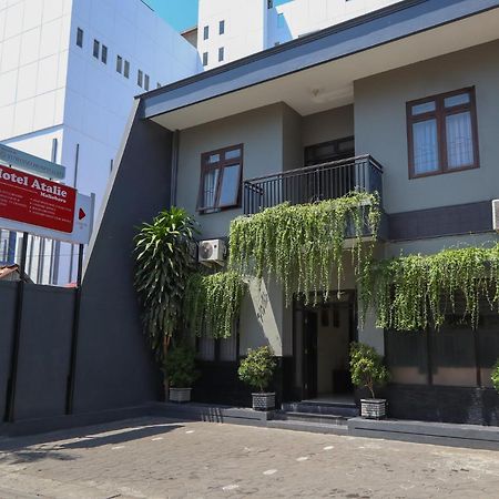 Hotel Atalie Malioboro Manage By Yuwono Hospitality Yogyakarta Esterno foto