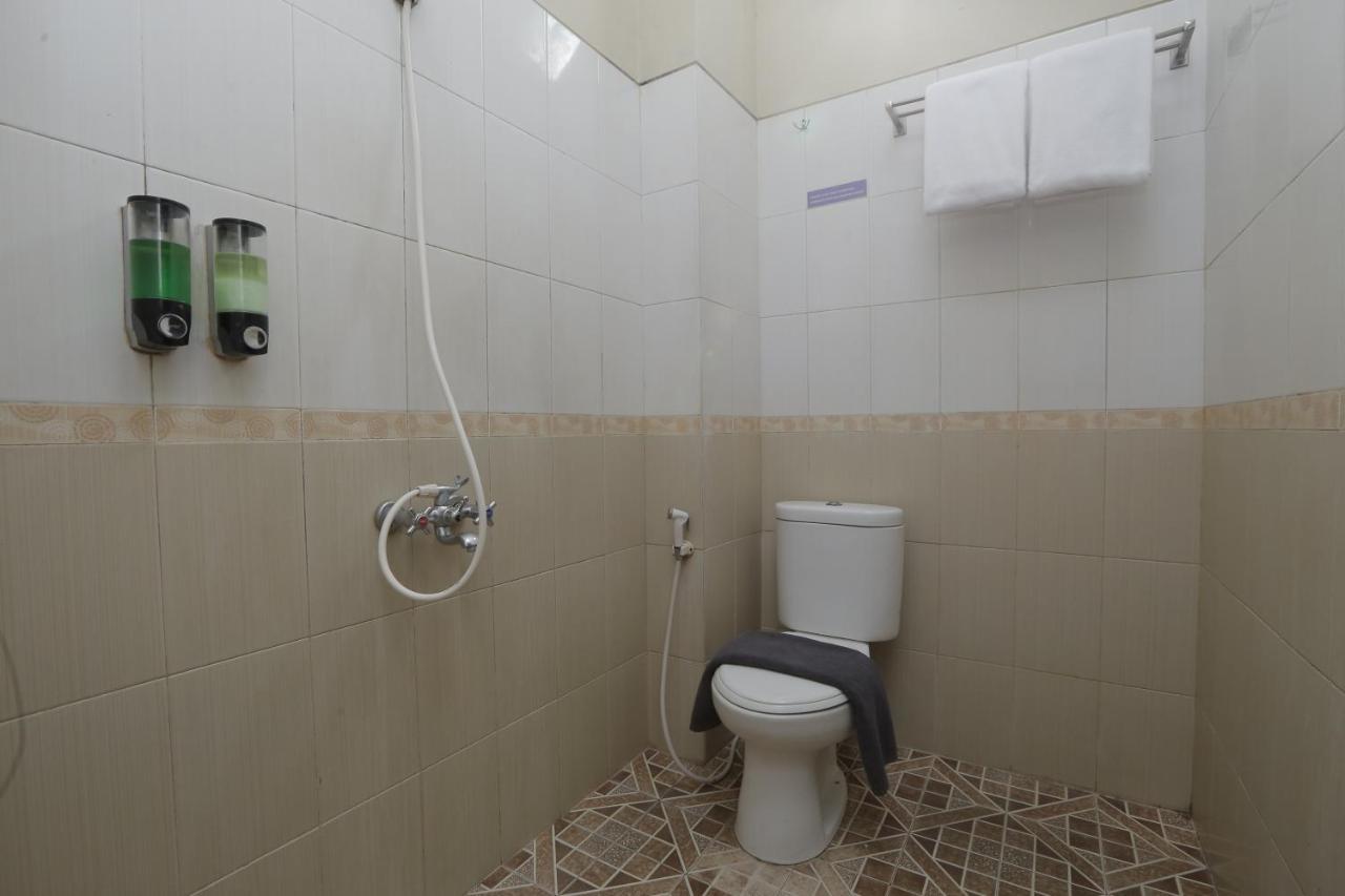 Hotel Atalie Malioboro Manage By Yuwono Hospitality Yogyakarta Esterno foto