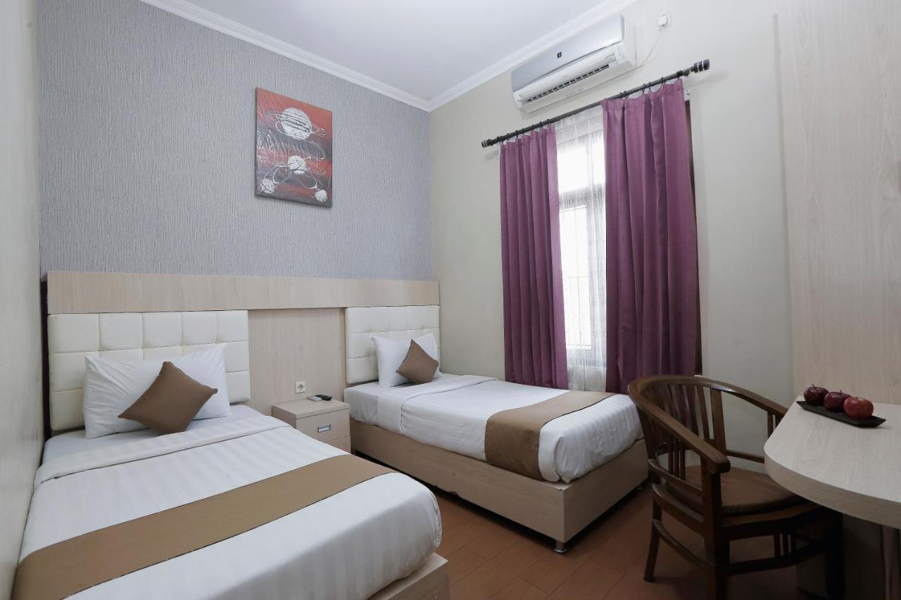 Hotel Atalie Malioboro Manage By Yuwono Hospitality Yogyakarta Esterno foto